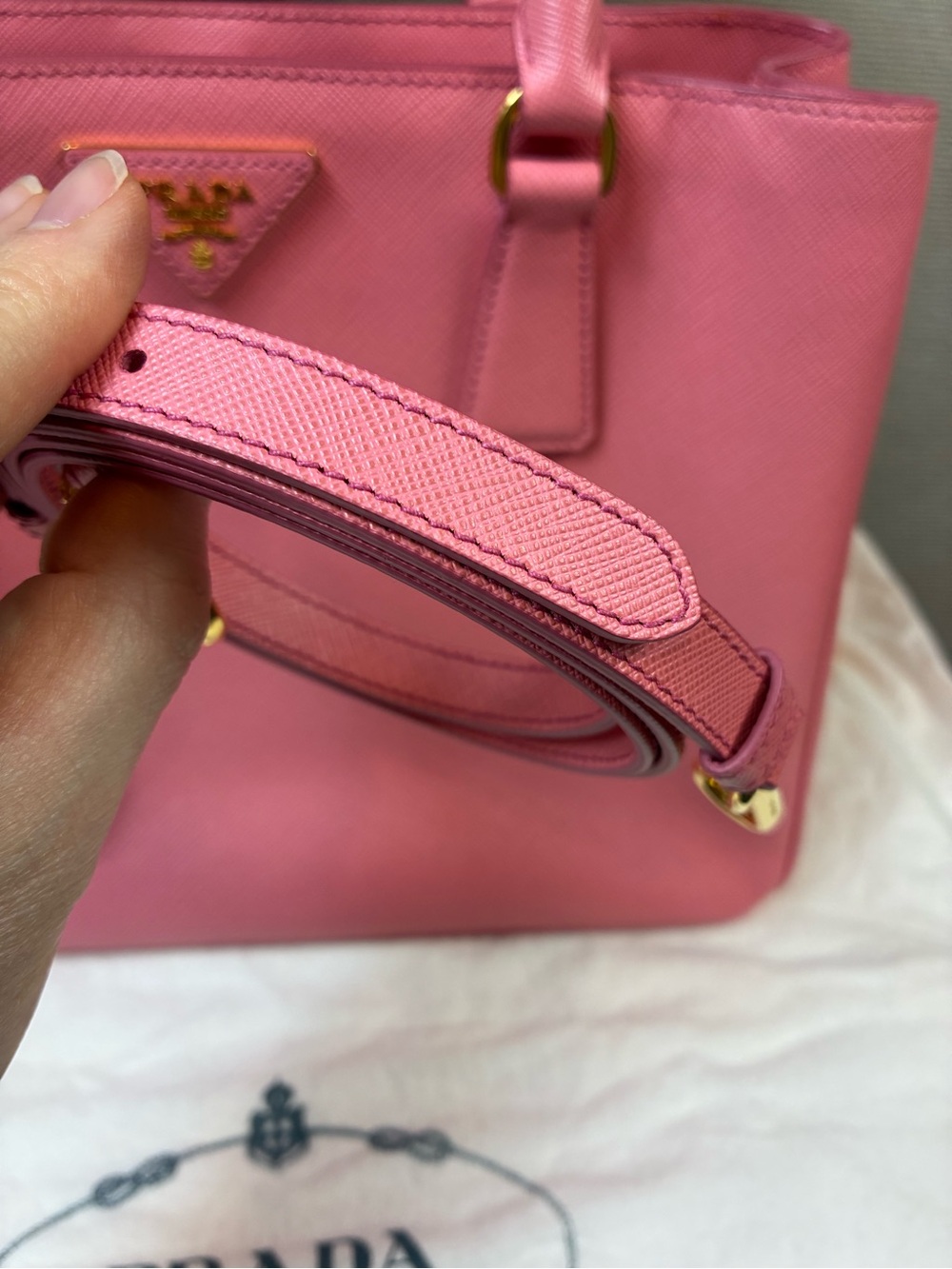 Prada Light Pink Saffiano Leather Galleria Tote - Pristine Pre-Loved Condition - Picture 3 of 15